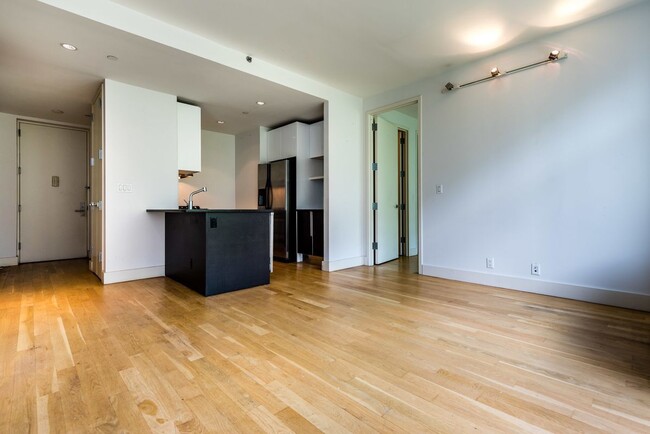 Building Photo - 114 Troutman St