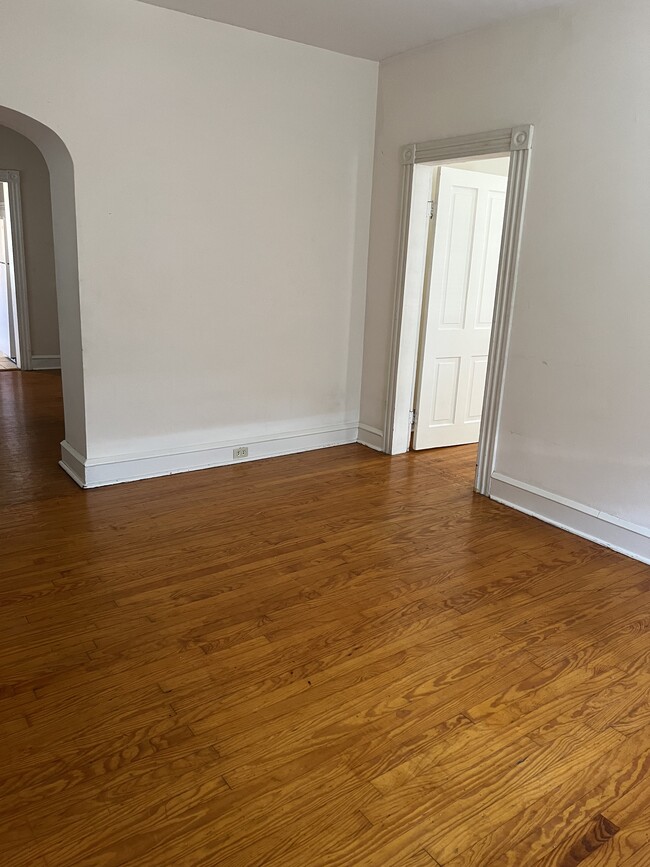 Dining room - 1441 N Lincoln Ave