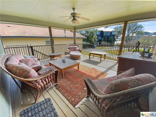Building Photo - 205 Admiral Benbow Ln