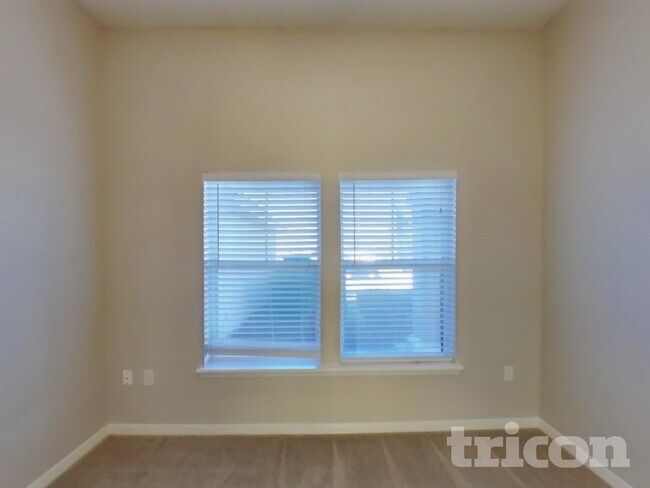 Foto del edificio - 9250 Spider Lily Ln