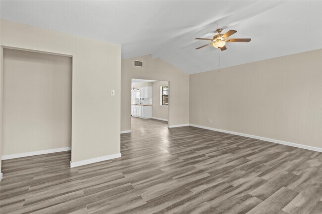 Foto del edificio - 5026 Fitzwater Dr