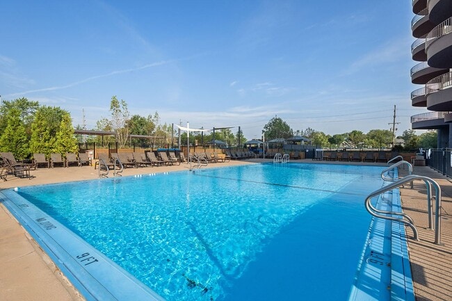 Building Photo - ReNew Wheaton Center