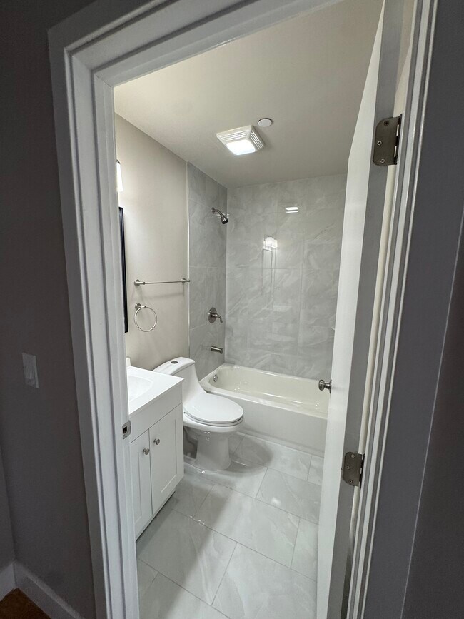 Foto del edificio - 3703 Powelton Ave