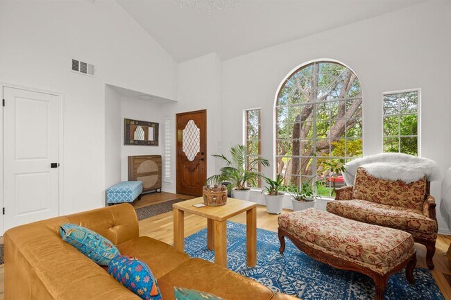 Building Photo - 3609 Latimer Dr