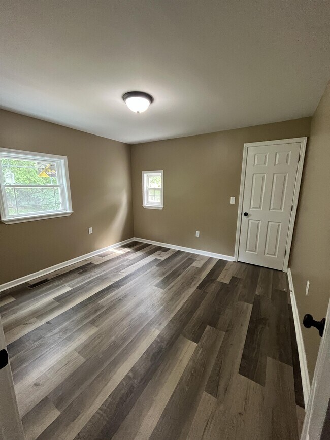 Foto del edificio - 10717 Jefferson Hill Rd