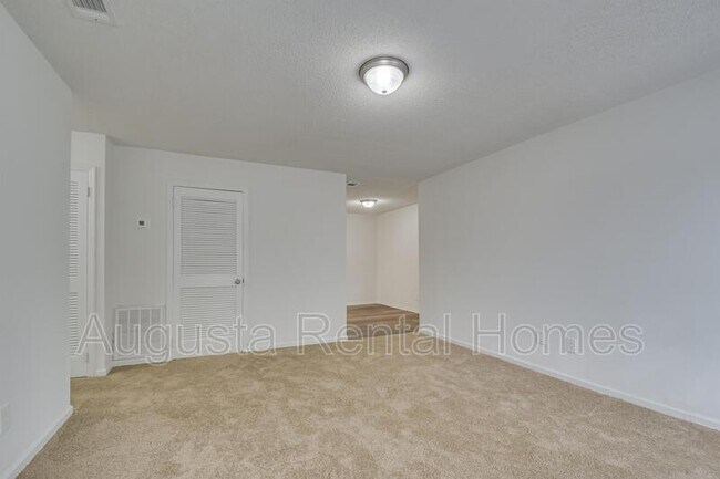 Foto del edificio - 103 Stevens Creek Ct