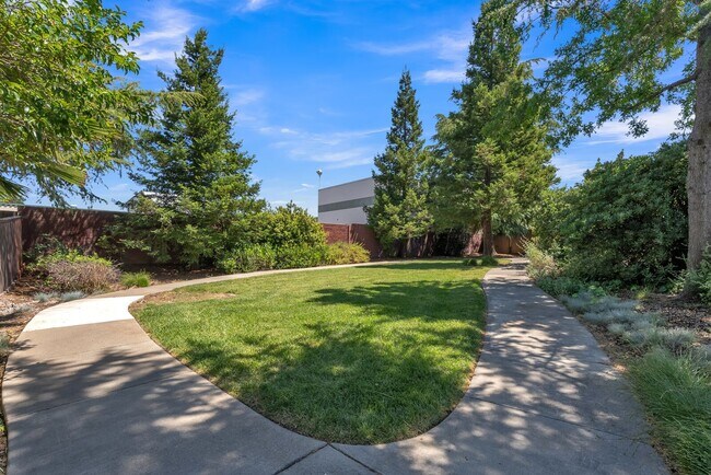 Foto del edificio - 362 Tabor Ave