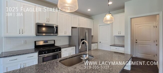 Building Photo - 1025 Flagler St