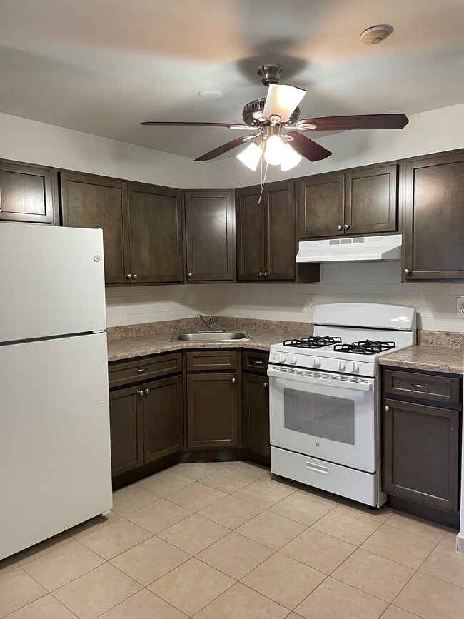 Building Photo - Monroe Gardens