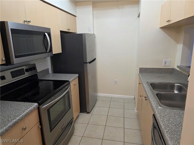 Building Photo - 1210 Reserve Way