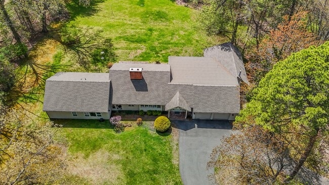 Building Photo - 23 Vine Hill Rd
