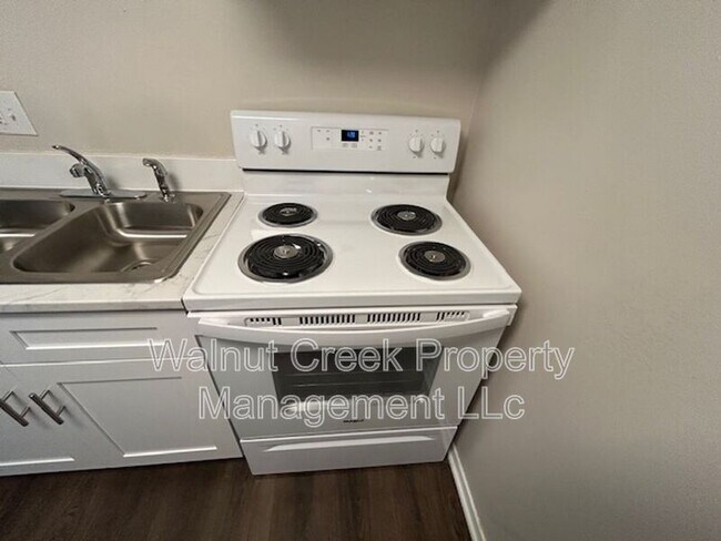 Foto del edificio - 5520 Beavercrest Dr