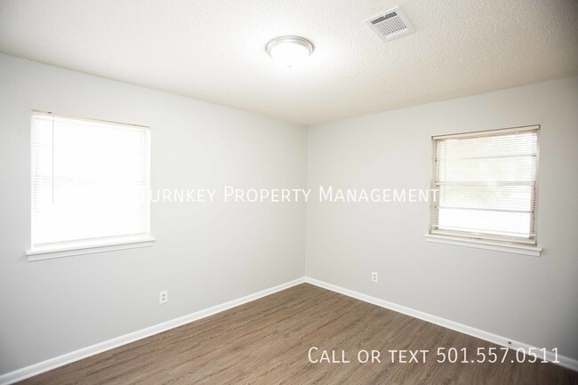 Building Photo - Move-In Special: 1/2 off of First Month's ...
