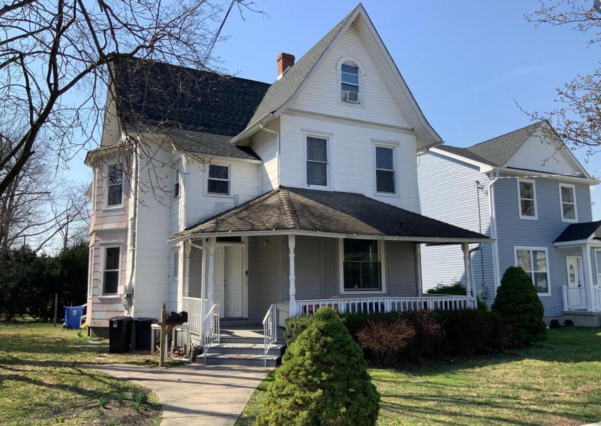 Primary Photo - 433 Bentley Ave
