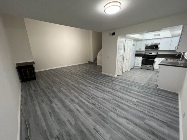 Foto del edificio - 1600 S Bentley Ave