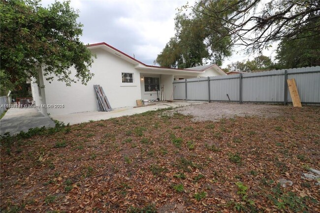 Building Photo - 4 bedroom in Miami FL 33147