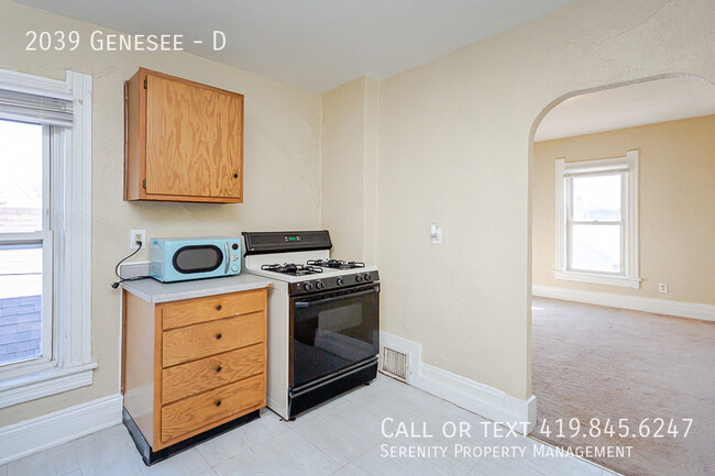 Building Photo - Must See! Super Cute One Bedroom Apartment...