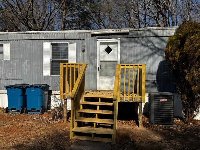 Foto del edificio - Three Bedroom Single Wide Home in Troutman