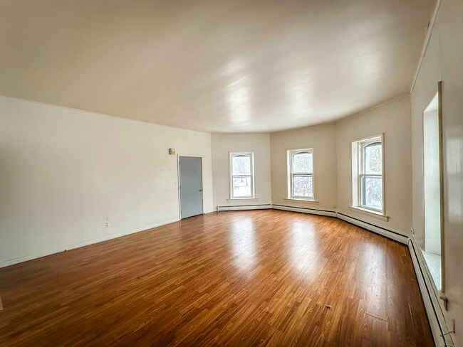 Building Photo - 415 Avenue E