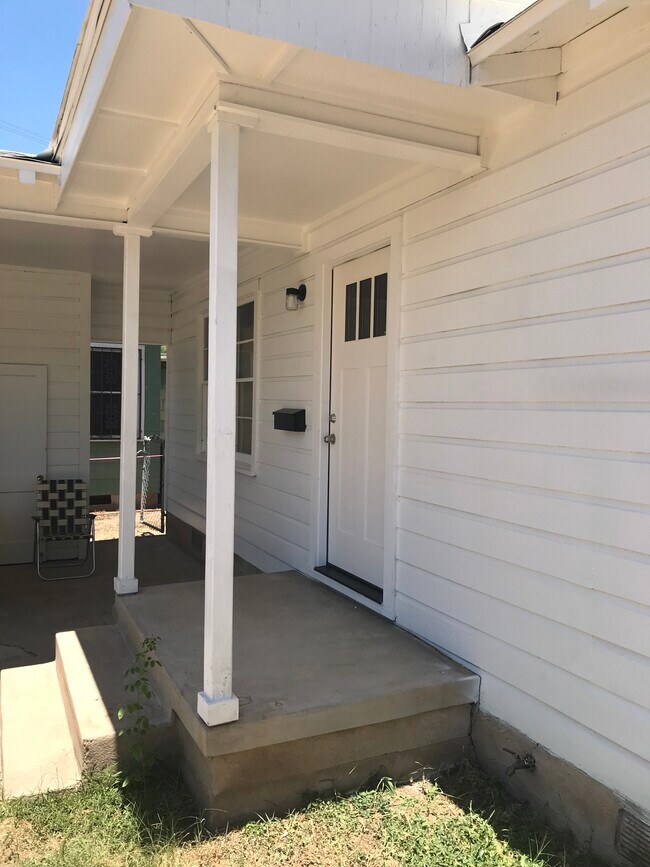 Foto del edificio - 4602 Leslie Ave