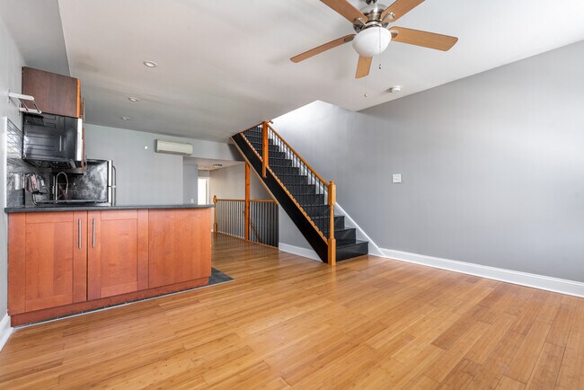 Building Photo - 1638 Parrish St