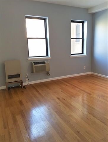 Building Photo - 264 9th St
