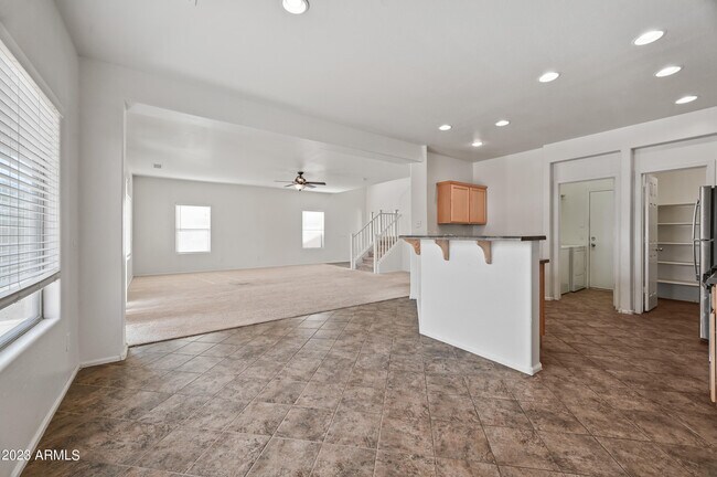 Foto del edificio - 43927 W Cypress Ln