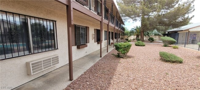 Foto del edificio - 4955 Jeffreys St