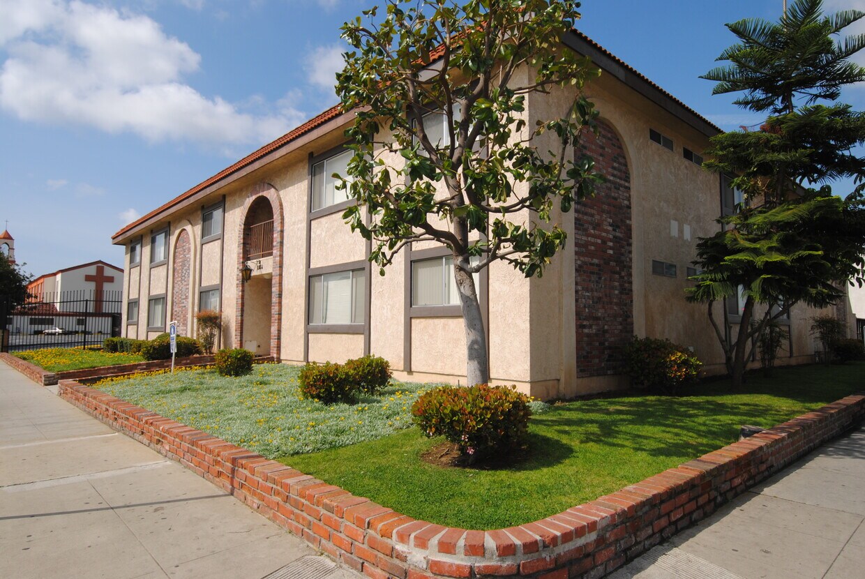 Foto principal - 11813 Acacia Ave