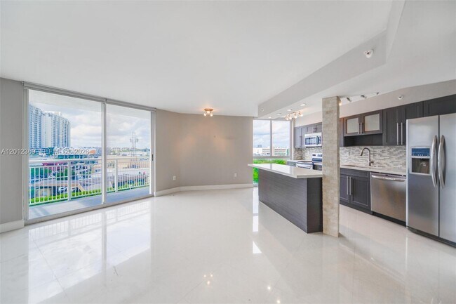 Foto del edificio - 1688 West Ave
