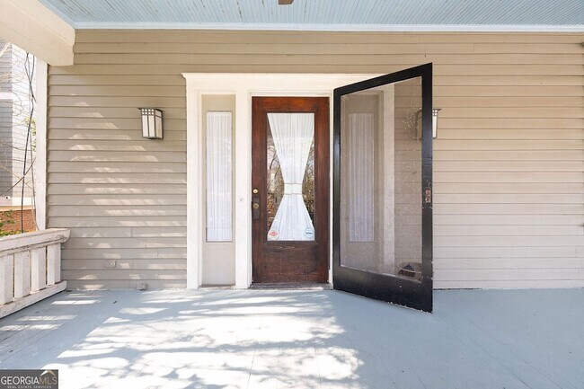 Foto del edificio - 300 Oxford Pl NE