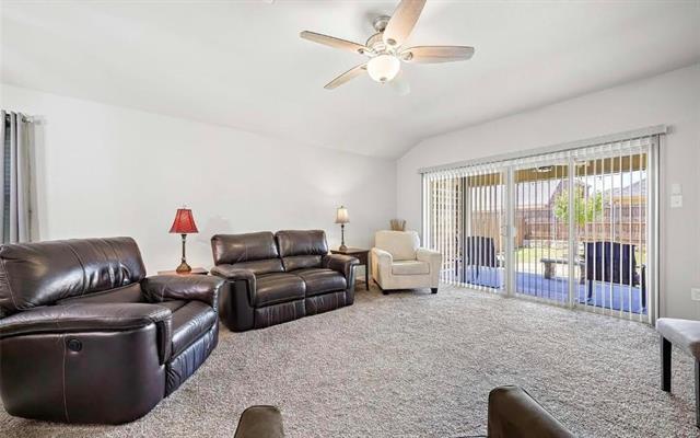 Foto del edificio - 636 Lazy River Dr