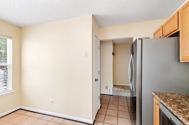 Foto del edificio - Charming 3BR Townhome in the Heart of Cary
