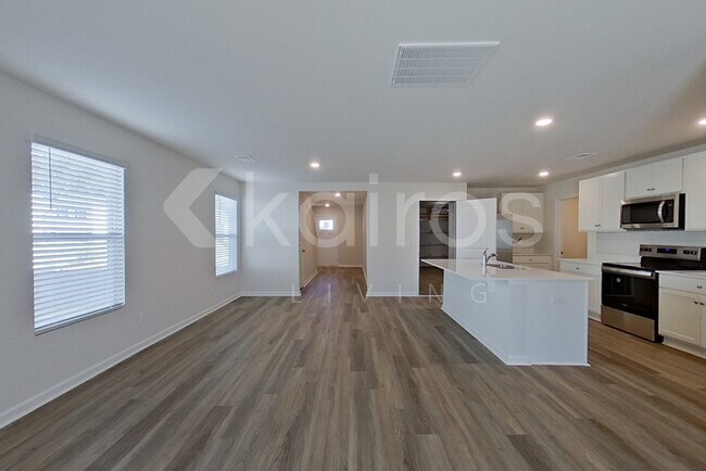 Foto del edificio - 116 Inez Ave