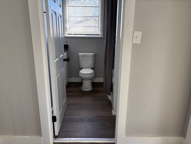 Foto del edificio - 4613 W 23rd St