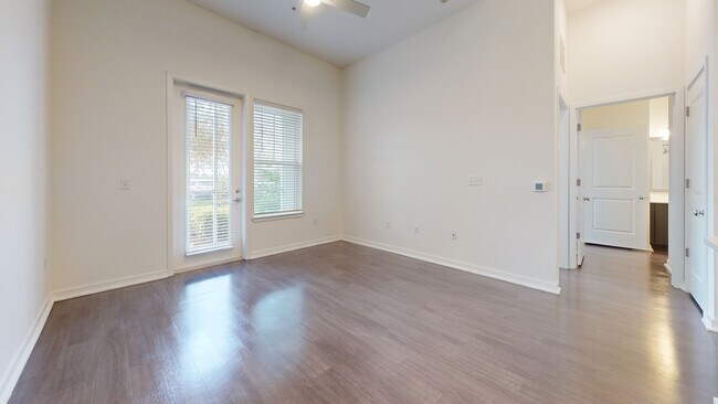 Interior Photo - Essex Luxe Apartments