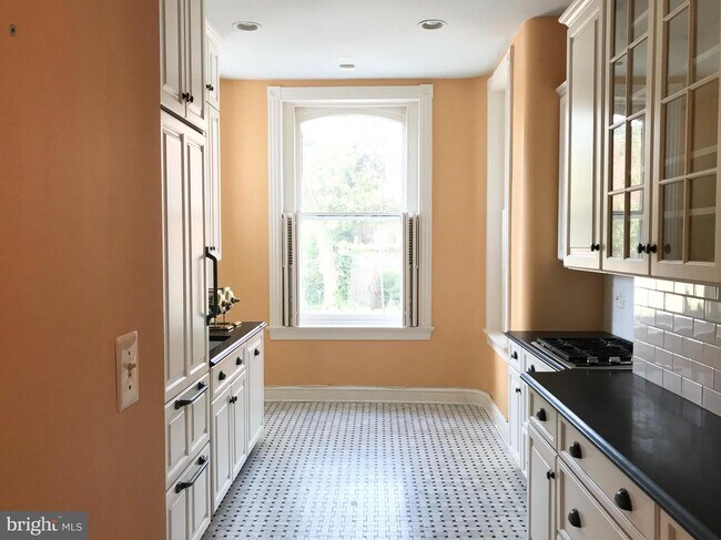 Foto del edificio - 3204 Q St NW