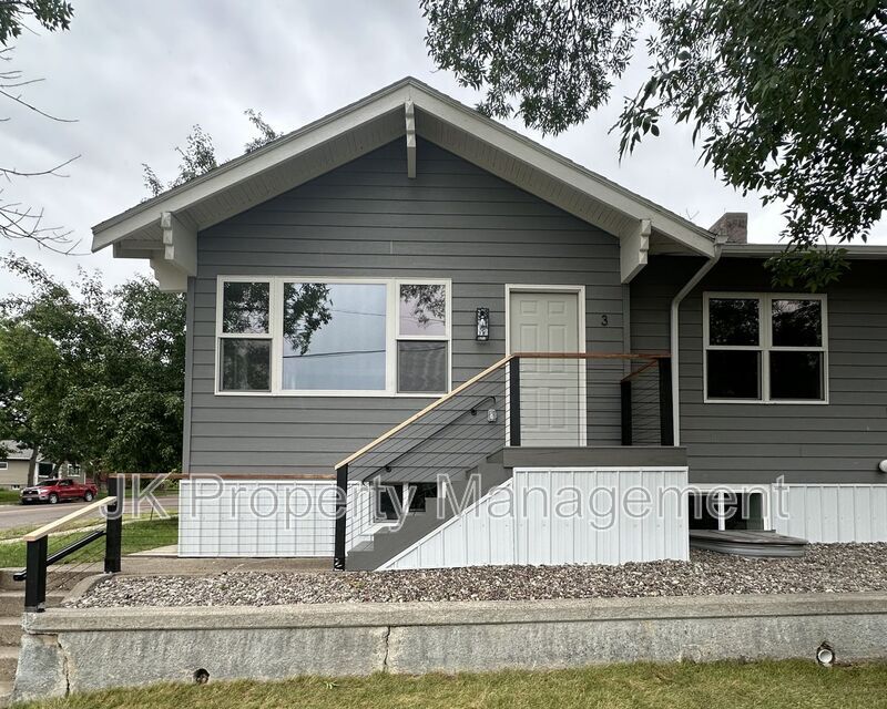 Primary Photo - 3 21st St S