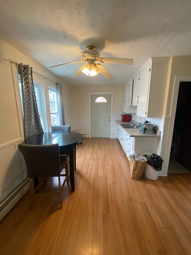 Primary Photo - 12 Vine St