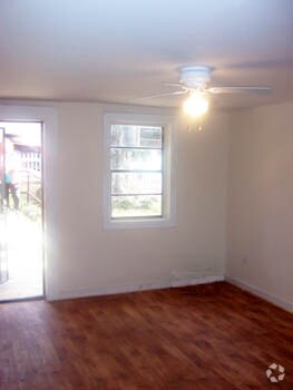 Vista interior - 400 Lindsay St NW
