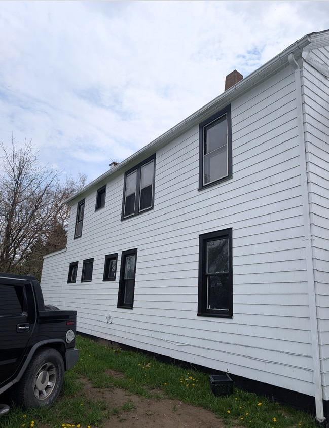 Building Photo - 1187 E 61st St