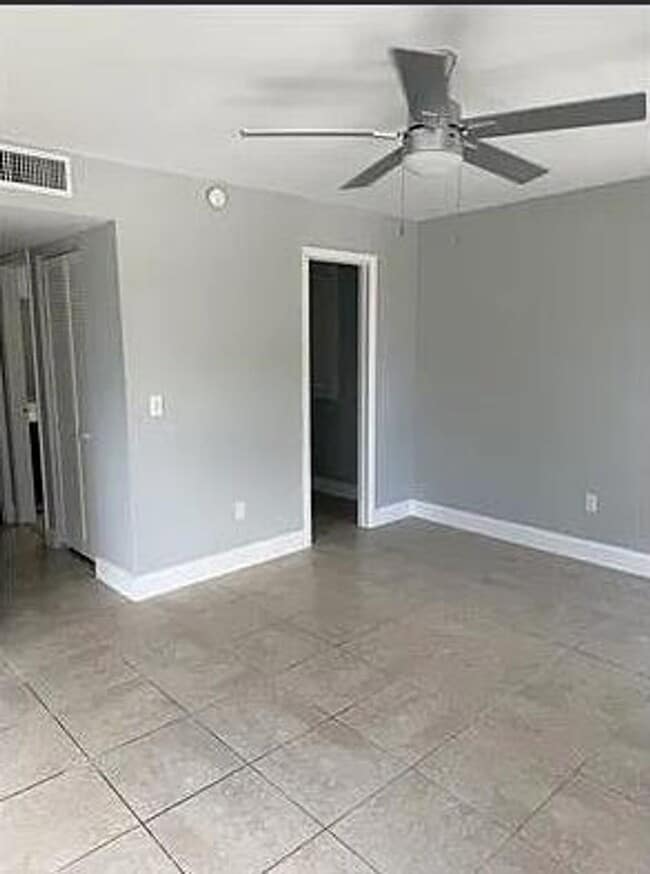 Building Photo - 4905 Alder Dr