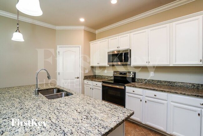 Building Photo - 3501 E Hampton Cir