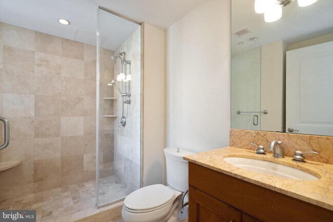 Foto del edificio - 1701 Locust St