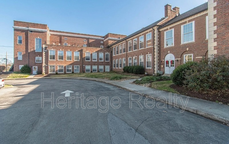 Photo - 140 East Glenwood Avenue