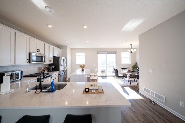 Building Photo - 21860 136th Wy