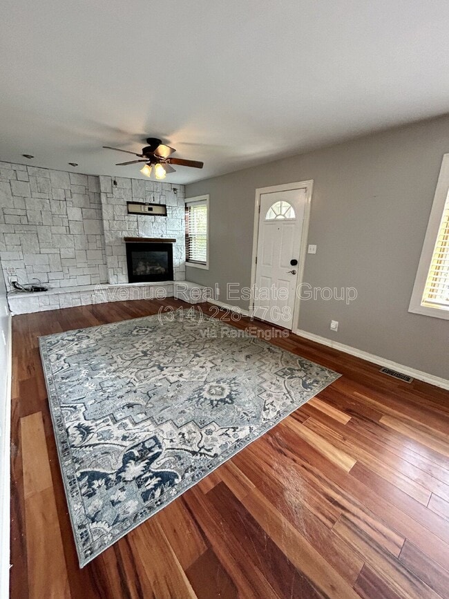 Foto del edificio - 9215 Meadowbrook Ln