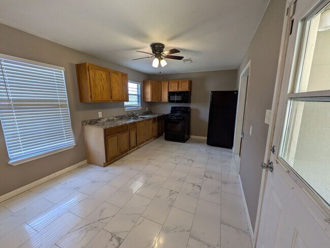 Foto del edificio - 3486 Westmoreland Ave