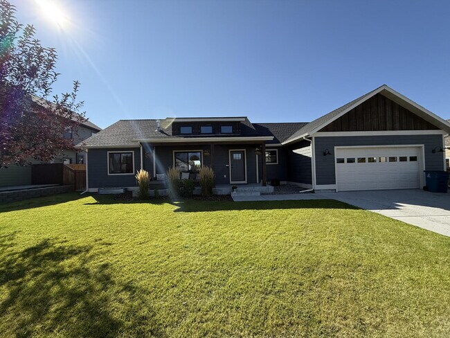 Foto del edificio - Stunning Single Level Home with Sprawling Fenced Yard
