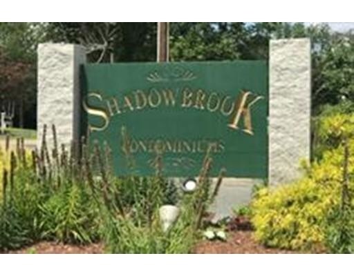 Primary Photo - 9 Shadowbrook Ln